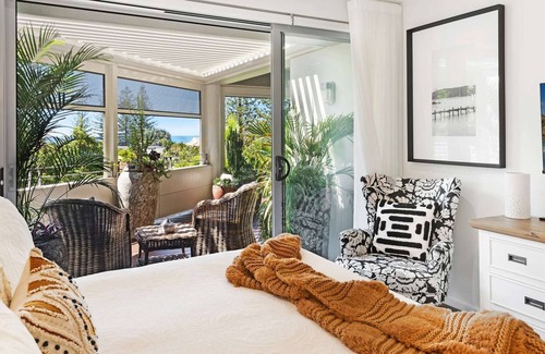 Sapphire Beach House | Tropical Hideaway: Stylish with Resort Pool, Tennis and Beach