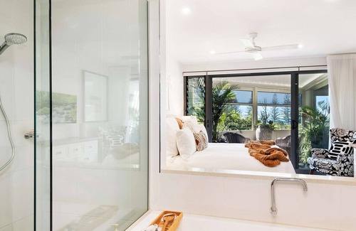 Sapphire Beach House | Tropical Hideaway: Stylish with Resort Pool, Tennis and Beach