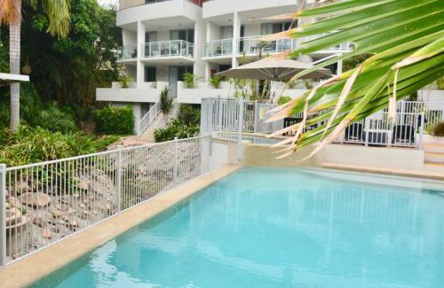 North Ward Apartment | Tropical Luxe Apartment
