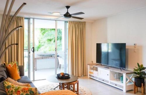 North Ward Apartment | Tropical Luxe Apartment