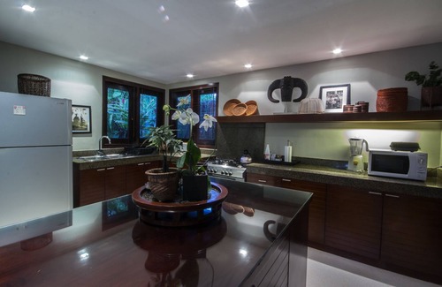 Laksmana Villa | Tropical, Luxury 2BR Villa, Seminyak! - 7Min Walk To Eat Street! W/Swim Pool!