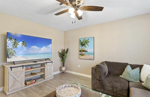 Pinellas Park House | Tropical Oasis FL Pinellas Park