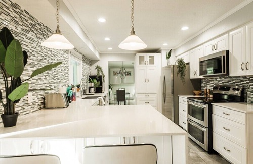 Longwood House | Tropical Oasis - Heated Luxury Pool - Game Room