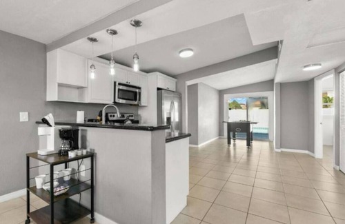 Town N County Park House | Tropical Oasis - Private Pool - Prime Location