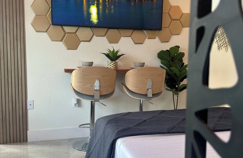 Ludlam Bed & Breakfast | Tropical Oasis
