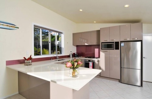 Omaha House | Tropical Omaha Beach House