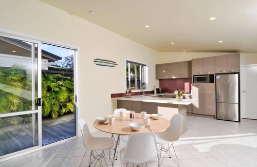 Omaha House | Tropical Omaha Beach House