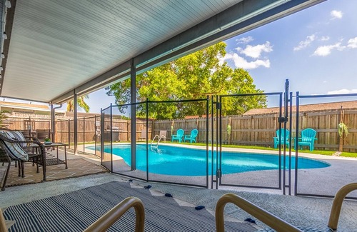 Walsingham House | Tropical on 108th
