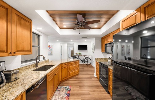 Fruitville House | Tropical Paradise! Family-Friendly Home Near The Beach!
