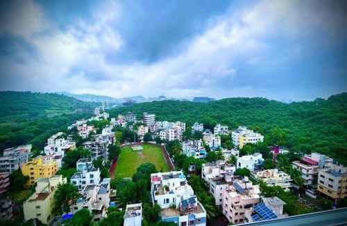 Pashan Apartment | Tropical Paradise