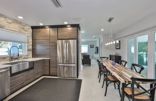 North East Park House | Tropical pool house