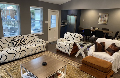 Duncanville House | Tropical POOL Paradise! Hot Tub, Fire Pit, Grills! 🔷 Comfortable Updated House 🔷