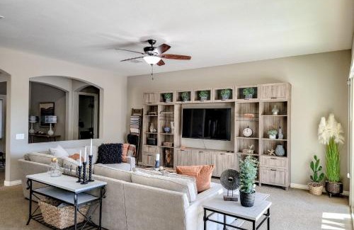 Chandler House | Tropical Poolside Paradise