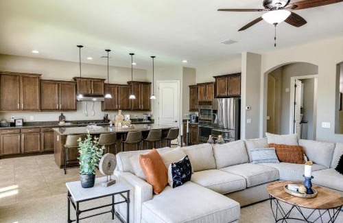 Chandler House | Tropical Poolside Paradise