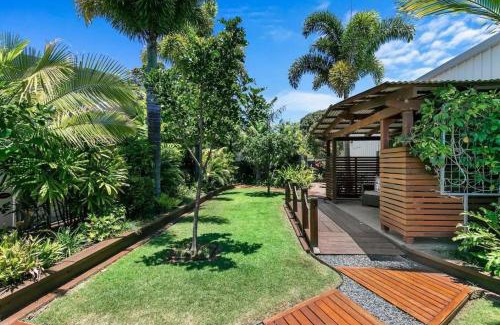 Point Vernon House | Tropical Retreat with BBQ Deck
