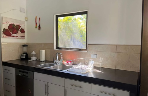 Tamarindo House | Tropical-style family villa near Tamarindo