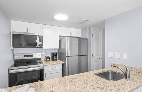 Captiva Condo | *Tropical Tranquility Awaits – A Stunning One-Bedroom, One-Bathroom