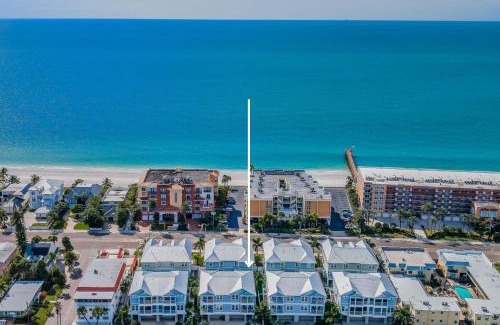 Redington Beach House | Tropical Treasure Beach Villa