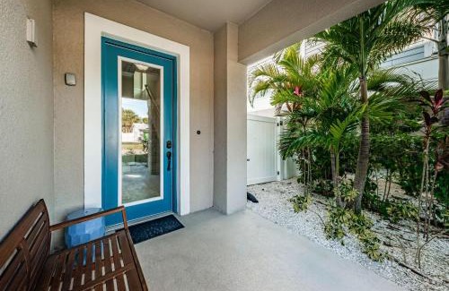 Redington Beach House | Tropical Treasure Beach Villa
