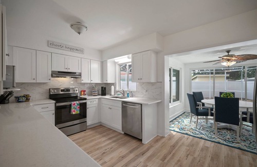 South Pinellas Community Council House | Tropical vacation home in St. Petersburg - only 5 minutes from the beach!