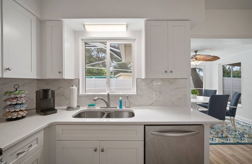 South Pinellas Community Council House | Tropical vacation home in St. Petersburg - only 5 minutes from the beach!