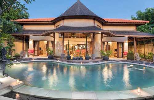 Jimbaran Villa | Tropically, 4-Bedroom Villa in Balangan