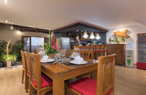 Ungasan Villa | Tropically, 4-Bedroom Villa in Balangan