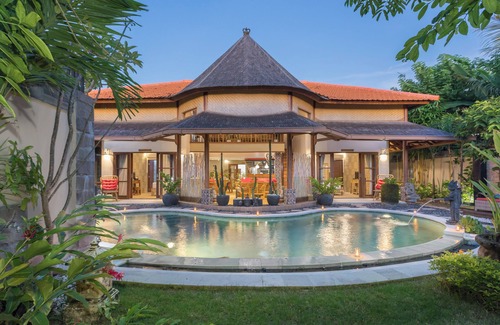 Ungasan Villa | Tropically, 4-Bedroom Villa in Balangan