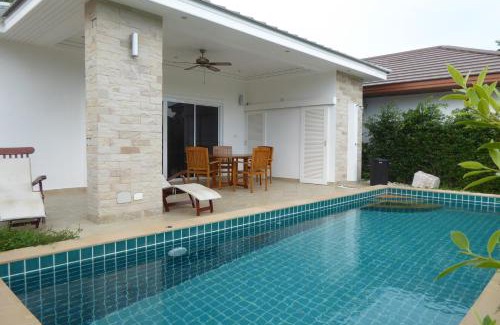 Rayong Villa | Tropicana Beach Villa at VIP Resort