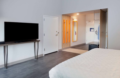 Auburn Hotel | Tru by Hilton Auburn