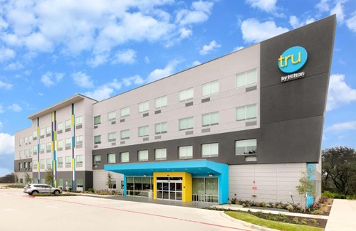McNeil Hotel | Tru By Hilton Austin Nw Arboretum, Tx