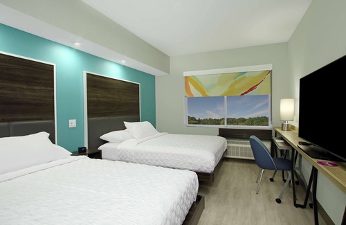 Bryan Hotel | Tru by Hilton Bryan College Station