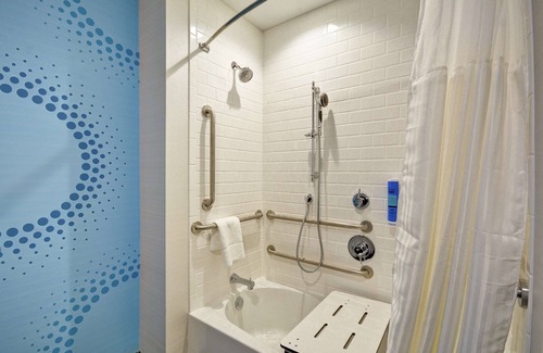 Chicopee Hotel | Tru by Hilton Chicopee Springfield