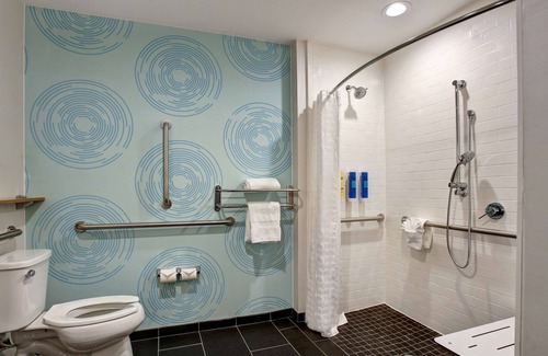 Grand Prairie Hotel | Tru by Hilton Grand Prairie