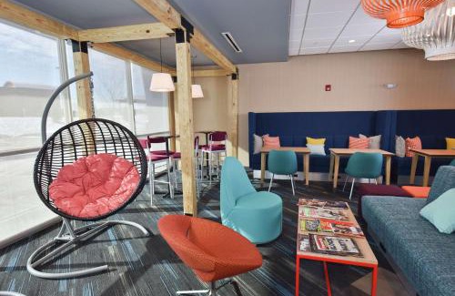 Lawrence Hotel | Tru By Hilton Lawrence