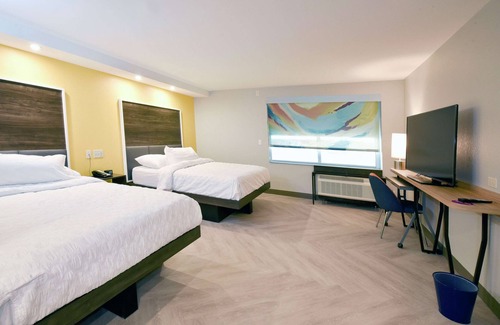Lawrence Hotel | Tru by Hilton Lawrence