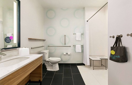 Longview Hotel | Tru by Hilton Longview