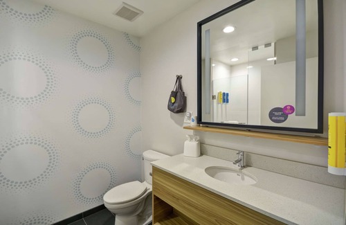 Winchester Hotel | TRU By Hilton Winchester