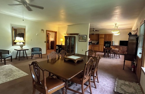 Oregon House | True River Frontage nPrivate grounds 3-bedroom housenEnjoy a relaxing stay