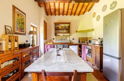 Simignano Villa | True Tuscany Siena!Entire Property, Exclusive10p A/C,pool,Hottub, OutdoorKitchen