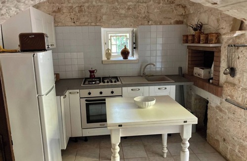 Cisternino House | TRULLO PIETRO, is nestled in the heart of the Itria Valley, precisely on the cic