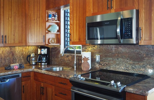 Honokowai Condo | Truly Oceanfront - Rare 3BR - Amazing Sunsets & Awesome Views - SunsetShoresMaui