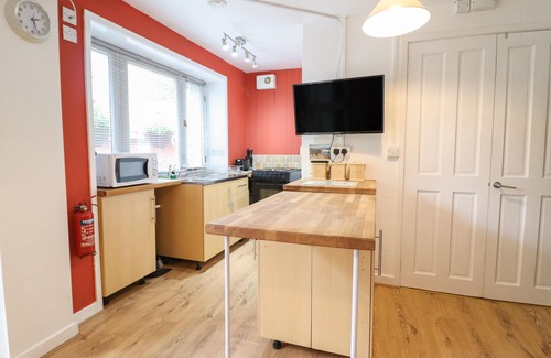 Bangor Apartment | TRYFAN, with a garden in Bangor