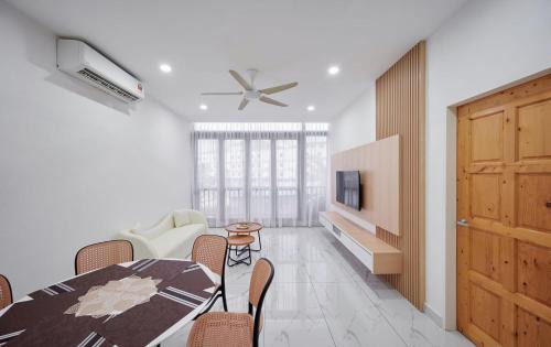 Kuah House | TS Cozy GuestHouse/2BR 6pax 餐厅免税店1分钟步行