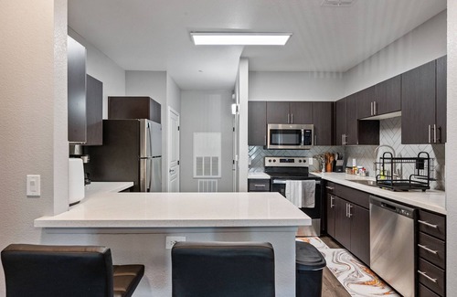 Deer Valley Apartment | TSMC - 2 Bedroom 2 Bath w/Pool and Gym #2003