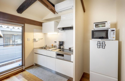 Sannenzaka Ninenzaka House | Tsukinowacho - Exquisite machiya with modern design