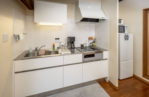 Sannenzaka Ninenzaka House | Tsukinowacho - Exquisite machiya with modern design