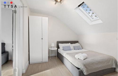 Addiscombe Apartment | TTSA - Essential 1 Bedroom Apartment 1 Croydon