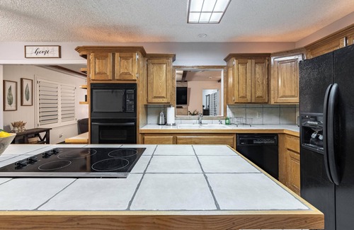 Lubbock House | TTU is 4 miles, 3Bd/2Ba with Pool/Hot Tub -"That Peaceful, Easy Feeling"