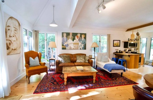 Noyack Apartment | Tucked into the quiet woods of Sag Harbor.
